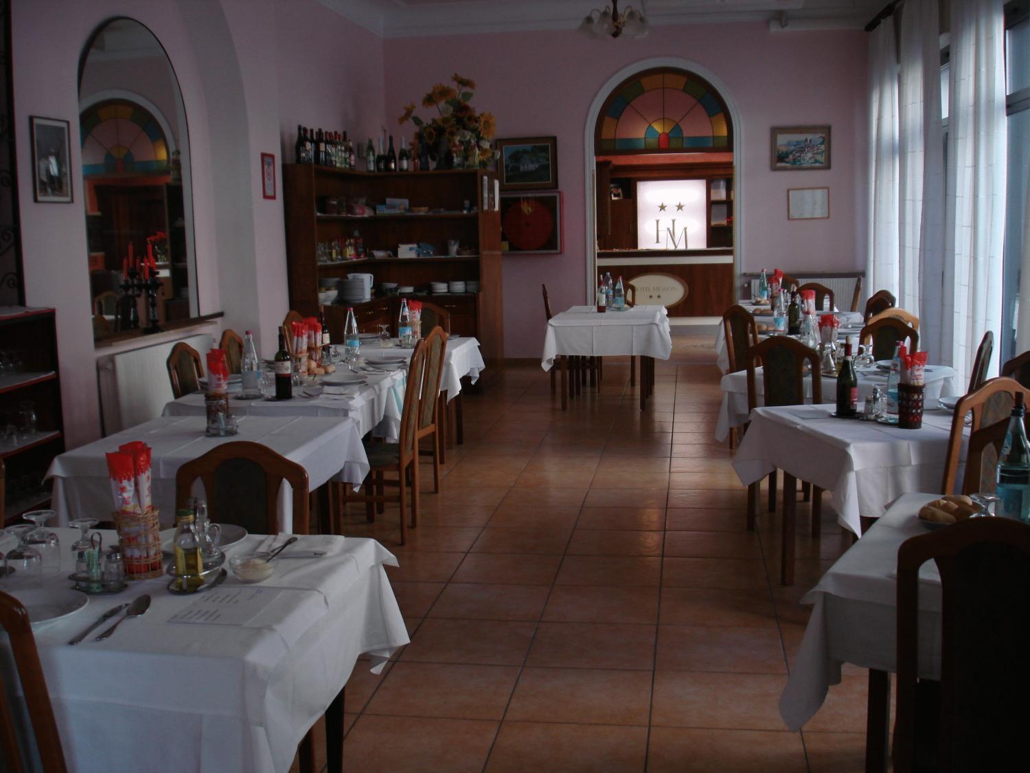 Hotel Mignon 50 Mt Dalla Spiaggia E Dall'Isola Pedonale Alassio Exterior foto